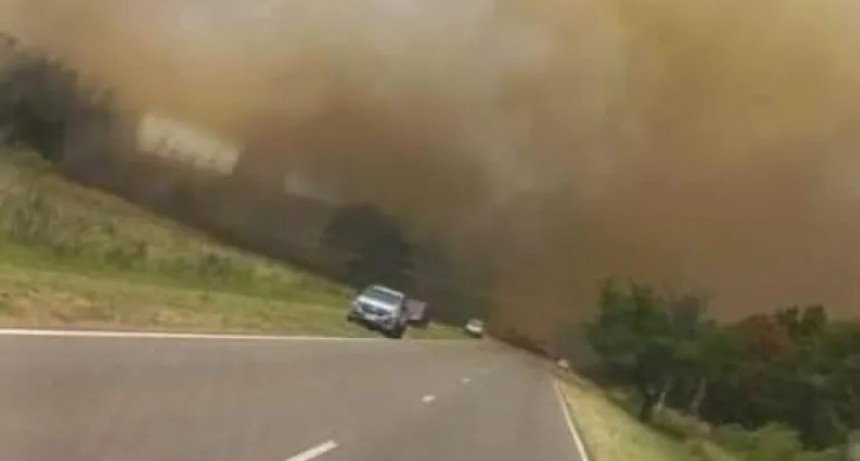 Alerta en Corrientes: Incendio provocó corte total de la Ruta Nacional 12 