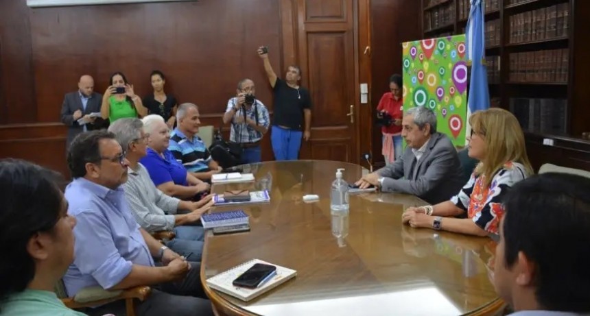 La negociación salarial con los docentes correntinos gira sobre oferta extraordinaria