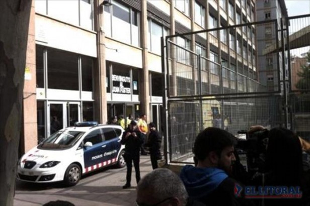En España un adolescente mató a un profesor con una ballesta