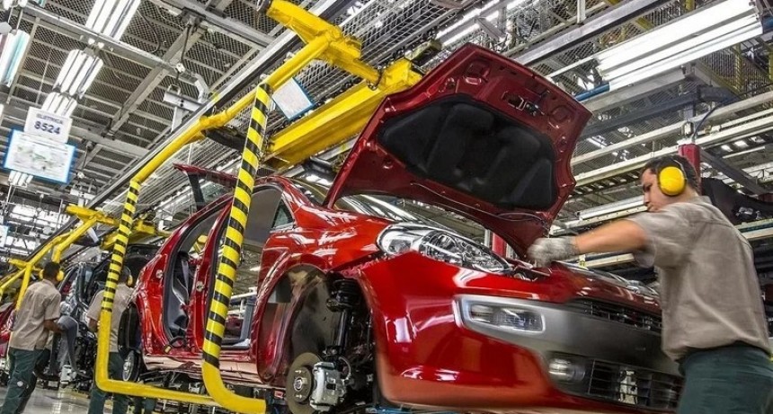 Crisis en las automotrices: General Motors paralizará su planta por tercera vez en el año