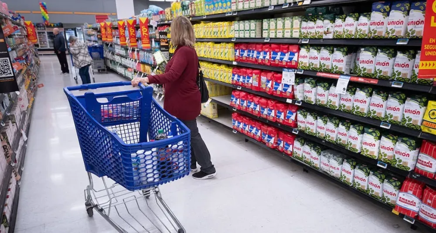 Advierten que la inflaci&oacute;n de marzo superar&iacute;a el 3% por la suba de naftas y &uacute;tiles escolares