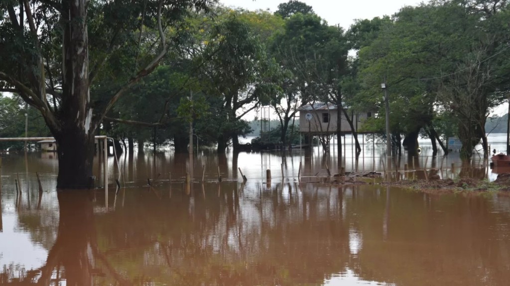 Ya son 75 los evacuados por la crecida del río Uruguay