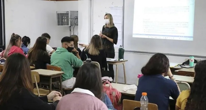 Proponen la creación de una universidad de formación docente para Corrientes