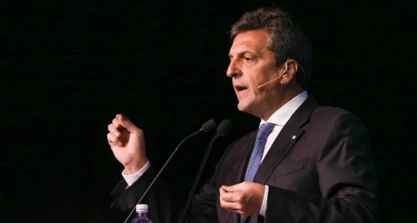 Massa anunció tres refuerzos de $37.000 para jubilados