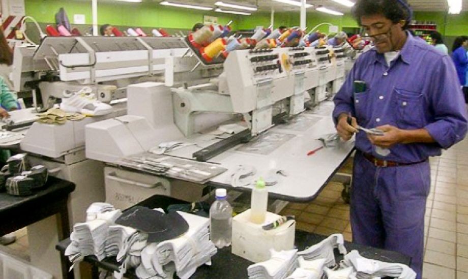 Crecen rumores de despidos en textil y apuran planes para los 60 cesanteados
