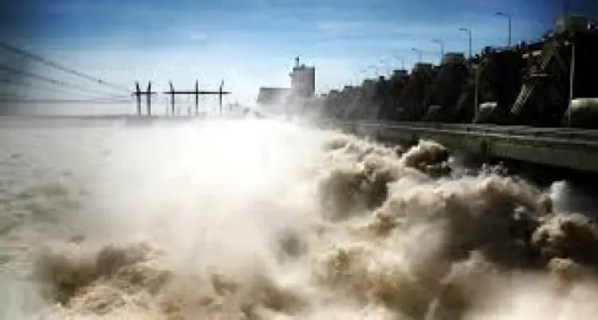 Tras llover 260 mm en el Brasil, el Paraná amenaza con una creciente rápida