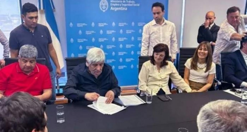 Paritarios camioneros: Moyano logró aumento del 107% más bono