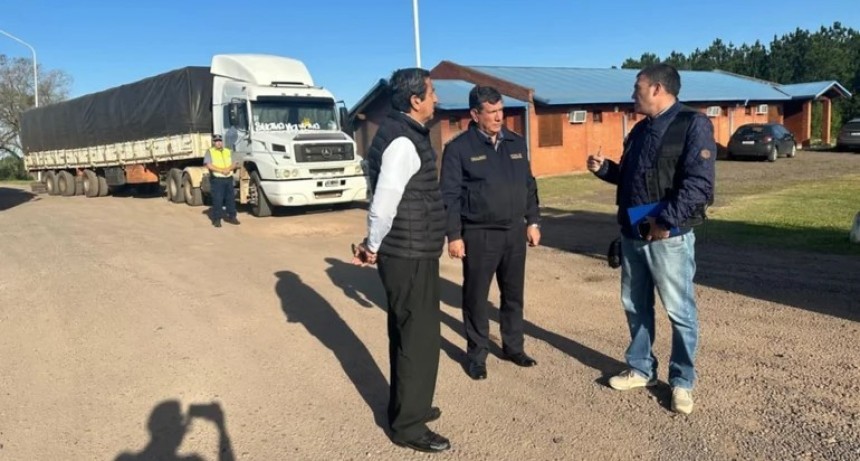 Demoraron a ocho camiones con carga ilegal de soja y maíz
