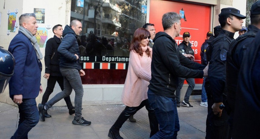 Piden reforzar la seguridad de Cristina Kirchner 