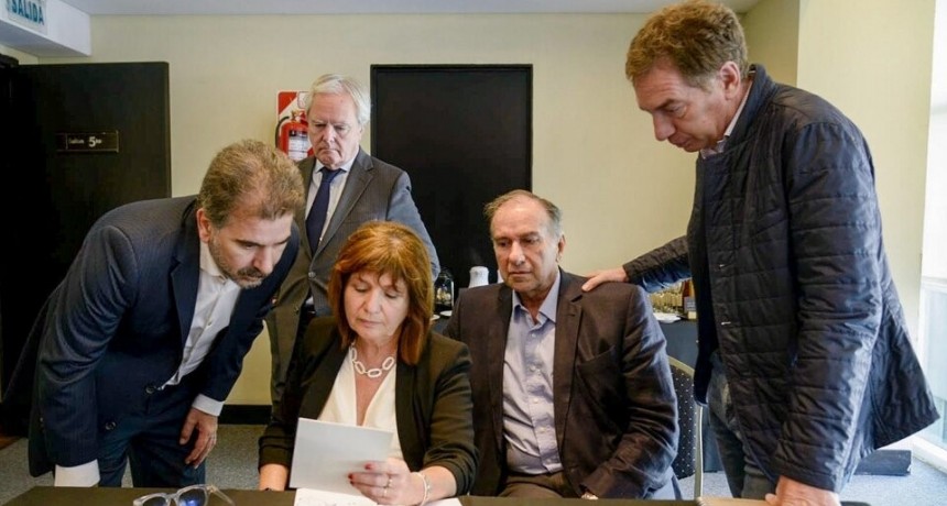 Tras el desayuno del PRO, Ritondo dijo que los precandidatos son Bullrich, Vidal y Rodríguez Larreta