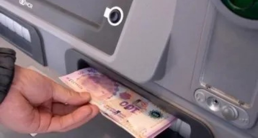 Gremio de estatales pide 90 mil pesos de bono de fin de año