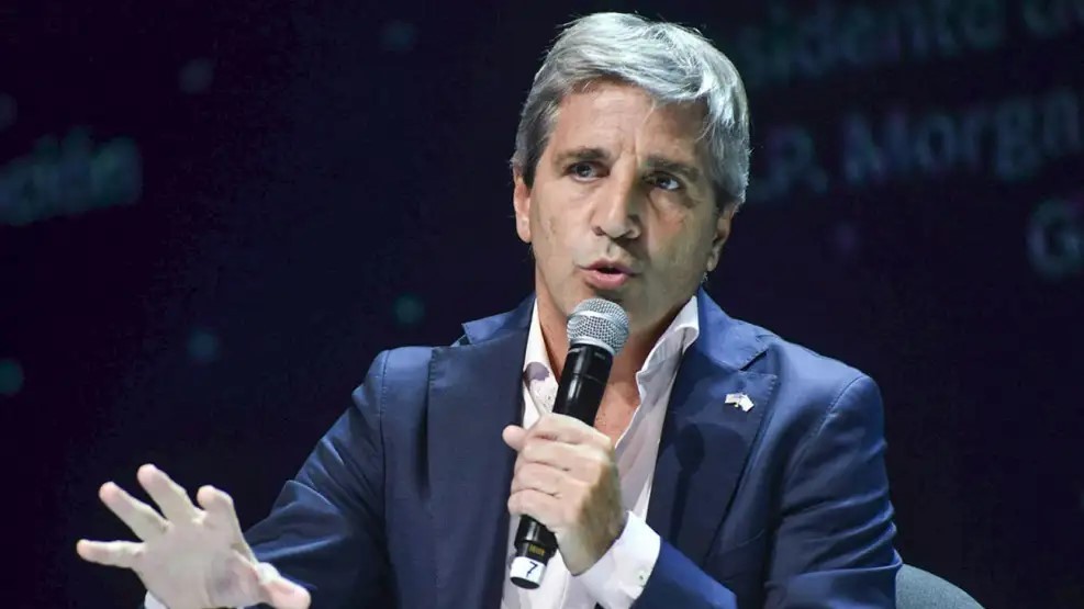 La trampa de Caputo: Coparticipación por Reforma Laboral, un canje extorsivo que asfixia a las provincias