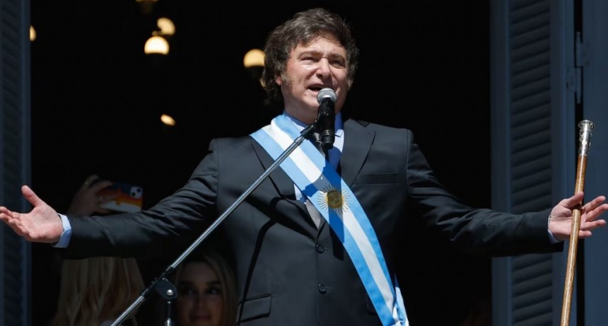 Milei decreta que los agentes de inteligencia pueden realizar detenciones sin orden judicial