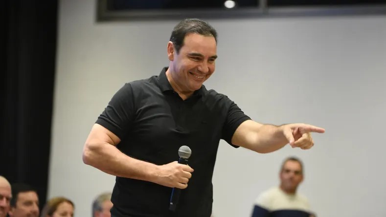 Corrientes: Gustavo Valdés asumió en la UCR y activó el año electoral