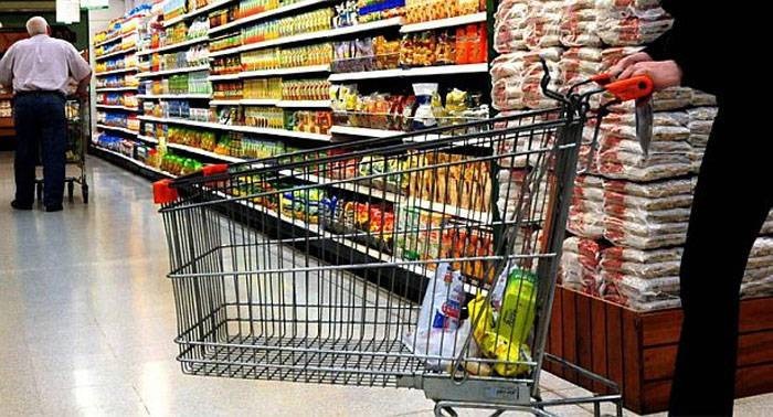 La mentira del consumo: Mientras el oficialismo festeja cifras engañosas, la recaudación de Caputo cae en picada