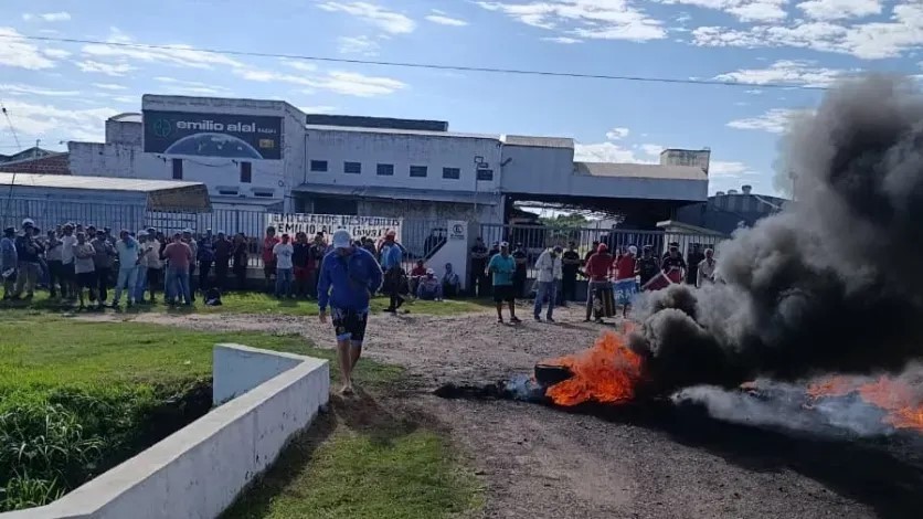 Se empacó Alal: La empresa se planta, paga solo el 50% y el conflicto termina en la Justicia