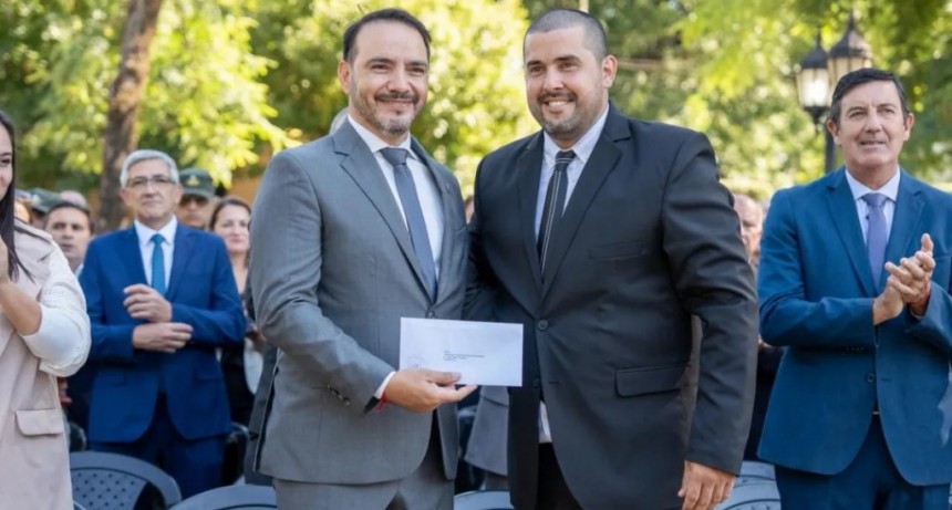 Valdés en Alvear: Promesas de viviendas, telemedicina y un puente estratégico con Brasil