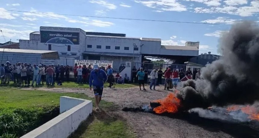 Se empac&oacute; Alal: La empresa se planta, paga solo el 50% y el conflicto termina en la Justicia