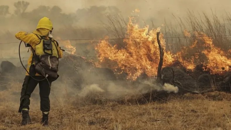 Alertan por incendios con el retorno de temperaturas extremas a la provincia