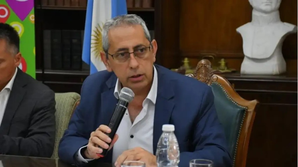 Terremoto pol&iacute;tico en Corrientes: renunci&oacute; Rivas Piasentini tras el conflicto docente