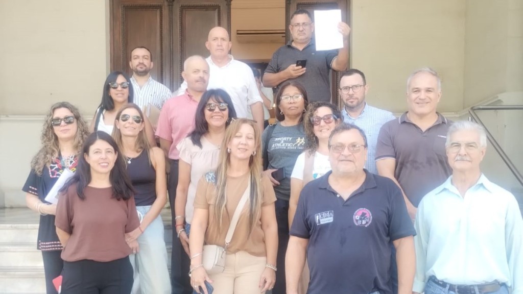 Paso formal: los gremios exigen por escrito la ca&iacute;da del decreto de los descuentos