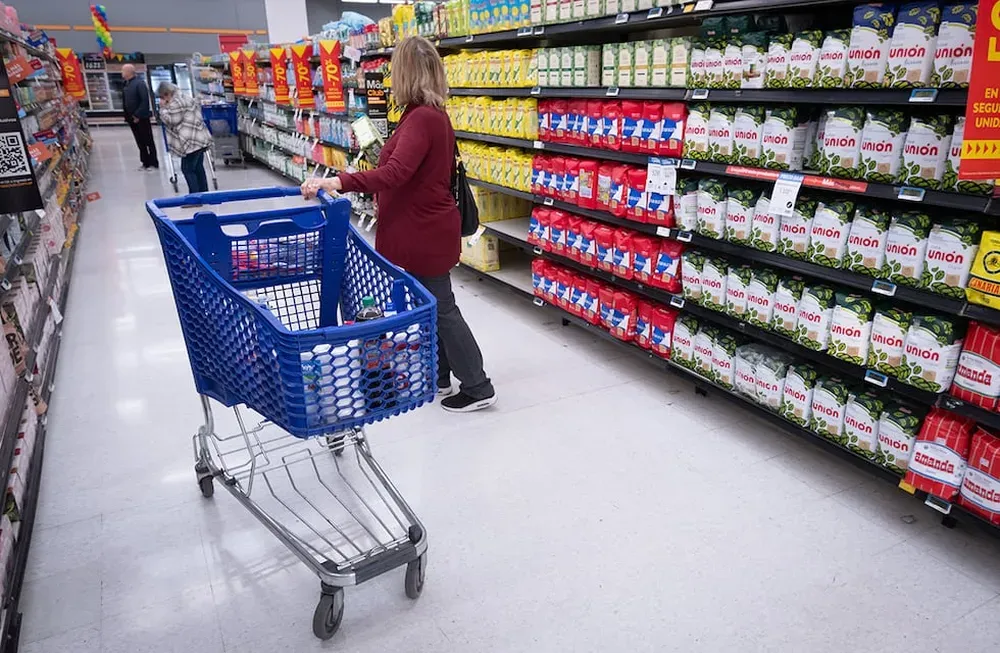 Advierten que la inflaci&oacute;n de marzo superar&iacute;a el 3% por la suba de naftas y &uacute;tiles escolares