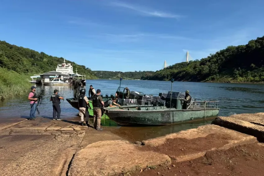 Puerto Iguaz&uacute;: Intenso tiroteo entre Prefectura y contrabandistas deja una efectiva herida