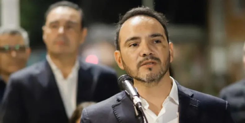 El gobernador de Corrientes reconoci&oacute; que a los municipios les faltan recursos