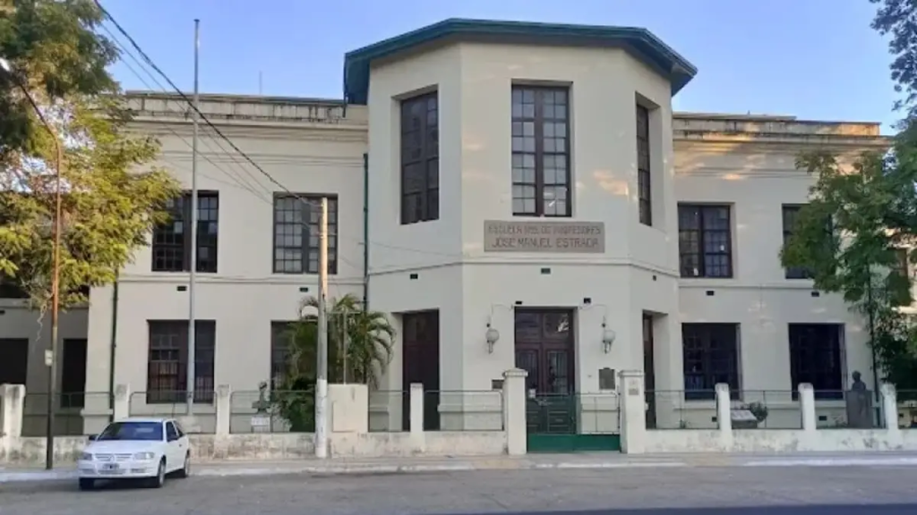 Susto en la escuela regional: Tres docentes hospitalizadas tras incidente con qu&iacute;micos