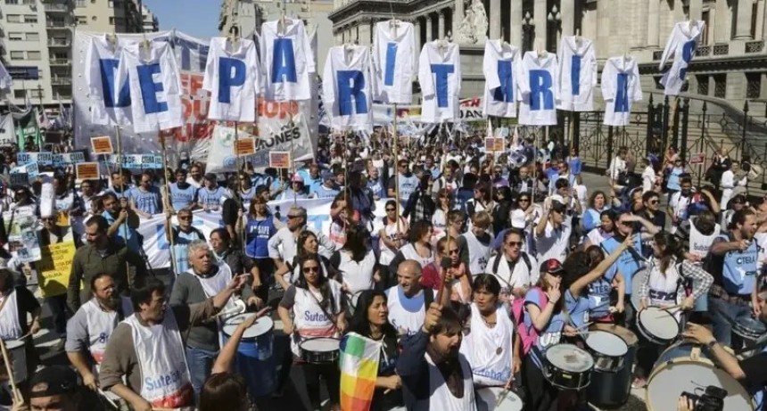 Nuevo fallo contra la reforma laboral: se suspendi&oacute; su aplicaci&oacute;n en educaci&oacute;n