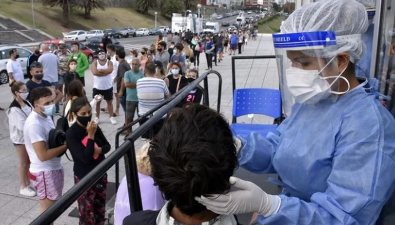 Confirmaron la cuarta ola de covid: alerta en Corrientes por el aumento de contagios