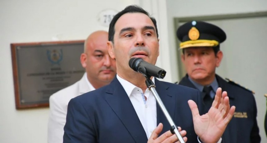 Valdés anunció un nuevo aumento de sueldo para los estatales correntinos