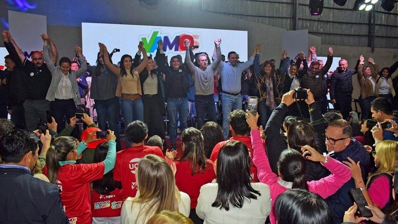 Los radicales marcan territorio