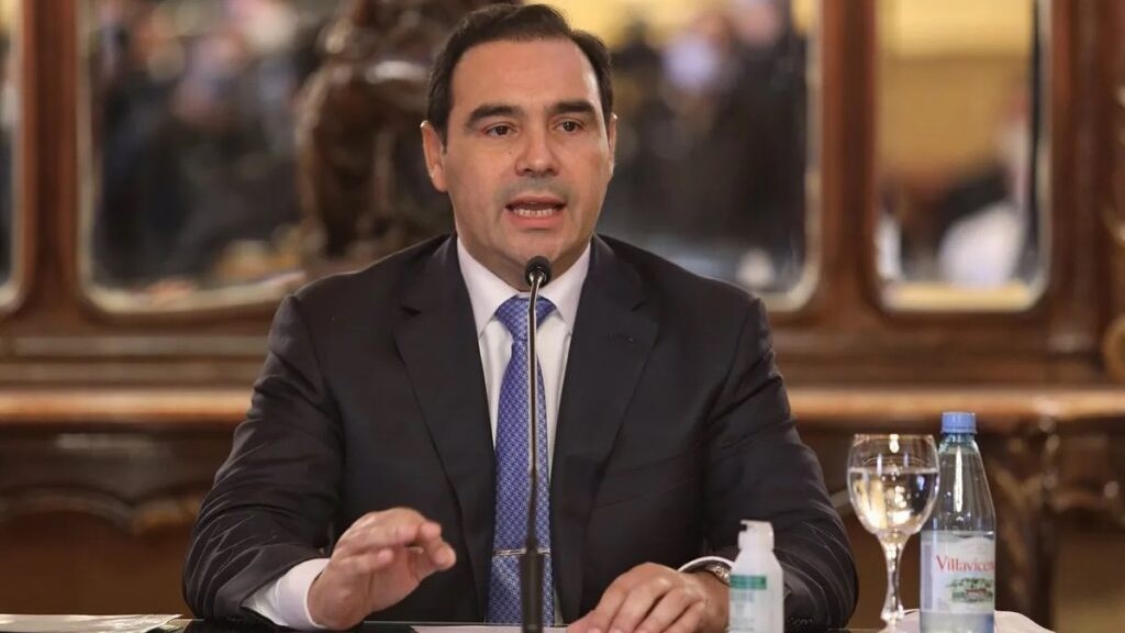 Si Valdés no firma el decreto de convocatoria esta semana ya no se votará en agosto