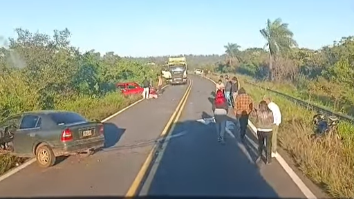 Grave accidente m&uacute;ltiple en ruta 14: Tres veh&iacute;culos involucrados y varios heridos