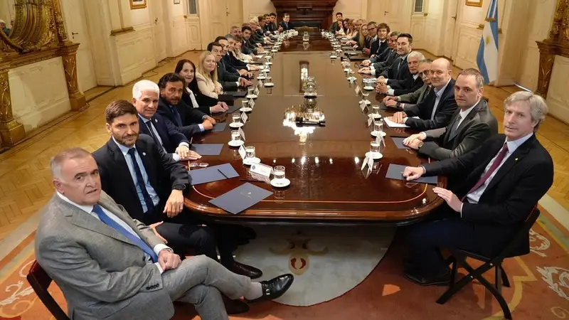 Nueva poda de Milei y Adorni: las provincias pierden casi un bill&oacute;n de pesos en un ajuste que no perdona ni a los aliados