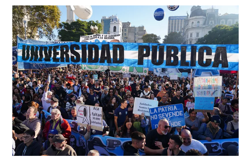 De Ushuaia a la Quiaca: La cuarta marcha federal universitaria desbord&oacute; las calles contra el ajuste de Milei