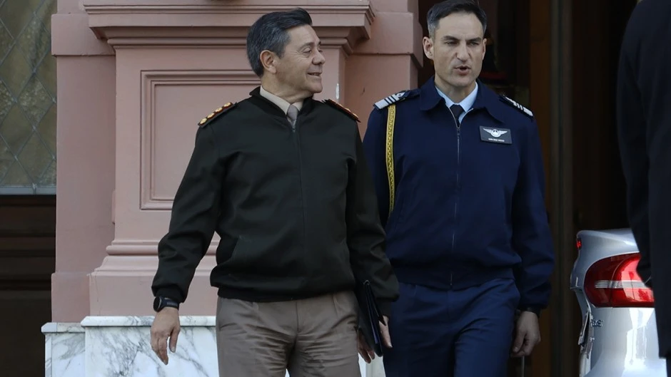 Un informe de las FFAA revela que el salario de los militares cay&oacute; 80% desde que asumi&oacute; Milei