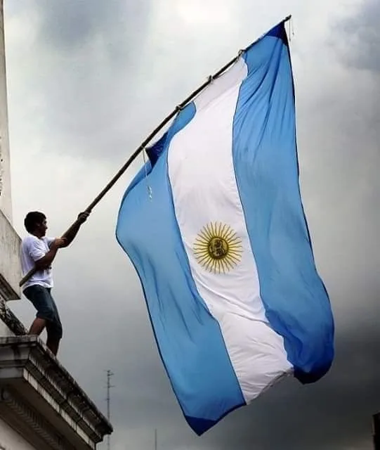 Giro geopol&iacute;tico: la mayor&iacute;a de los argentinos prioriza la soberan&iacute;a nacional y rechaza el alineamiento con Estados Unidos
