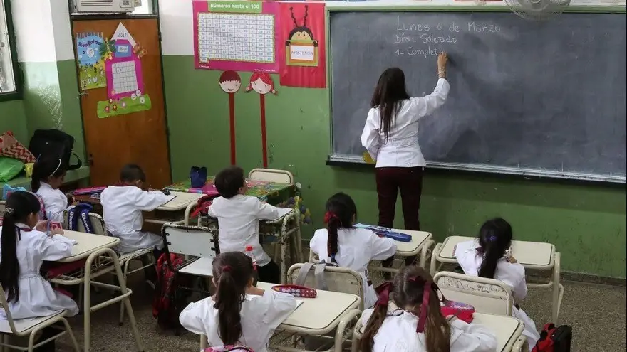 El ajuste de Milei sepult&oacute; los salarios docentes