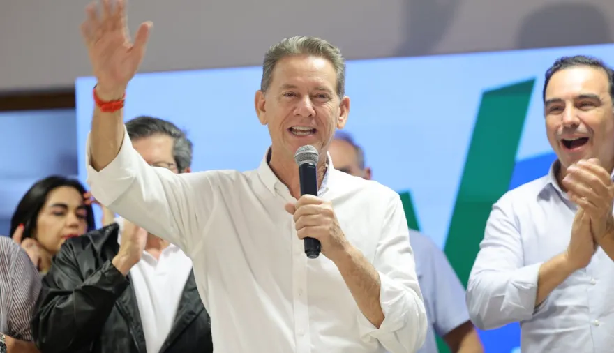 Diputados de Vamos Corrientes blindaron a Adorni y apoyaron el tarifazo del gas