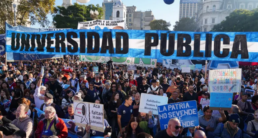 De Ushuaia a la Quiaca: La cuarta marcha federal universitaria desbord&oacute; las calles contra el ajuste de Milei