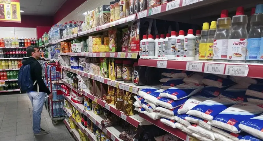 El consumo se derrumb&oacute; el 4% en abril