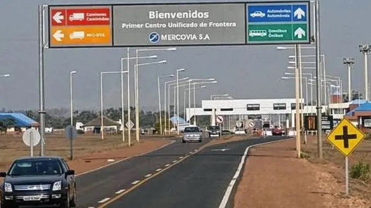 En Santo Tomé, Valdés anunció la liberación del paso fronterizo vecinal