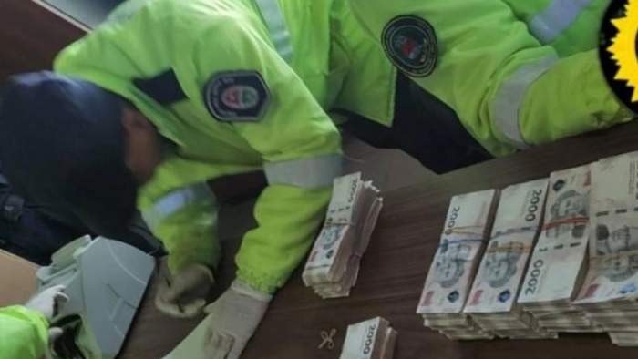 Viajaban hacia Corrientes con más de $63 millones en el baúl del auto