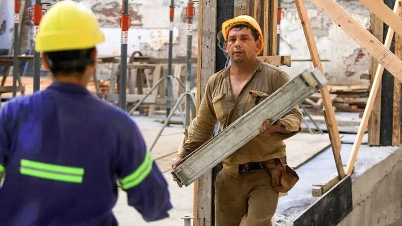 La venta de insumos para la construcción registró una baja de 12,10% mensual desestacionalizada