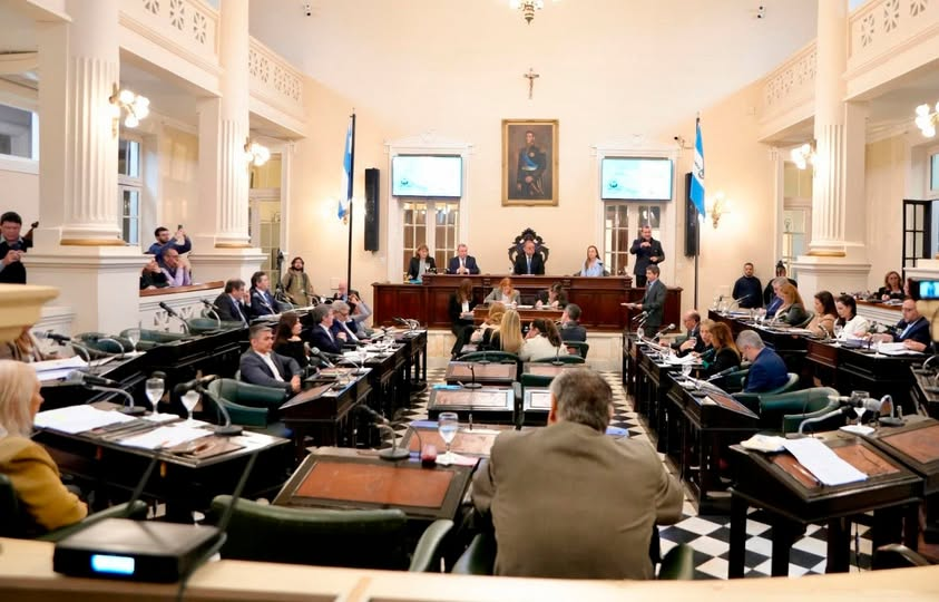 SUTECO rechaz&oacute; la reforma del Estatuto Docente en Diputados: "Se pretende avanzar en la oscuridad y sin consenso"