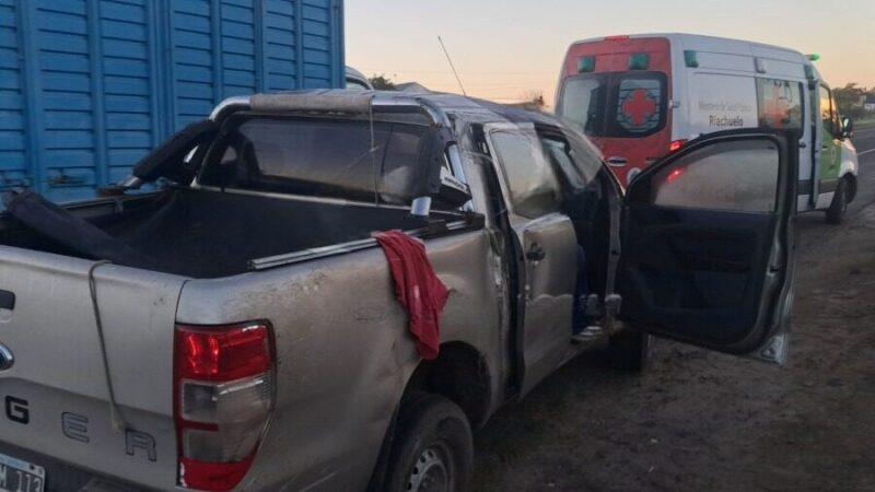 Caos y desidia en los accesos: Esquiv&oacute; una moto sin luces en la Ruta 12, volc&oacute; con su familia y hubo heridos