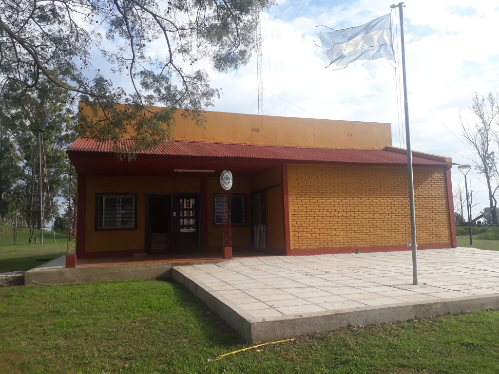 "No tenemos nada que perder": El desgarrador y fuerte descargo de un docente tras el cierre de una escuela hist&oacute;rica en Santo Tom&eacute;