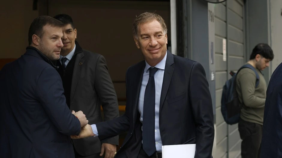 Gabinete en llamas: Diego Santilli reemplaza a Manuel Adorni para contener la crisis interna del gobierno de Milei